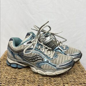 Saucony Triumph 6 Women's Gray and Blue Running Shoes sz 6.5